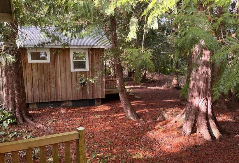سوییت لوکس, Lopez Farm Cottages & Tent Camping
