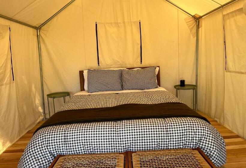 چادر با خدمات رفاهی استاندارد, Lopez Farm Cottages & Tent Camping