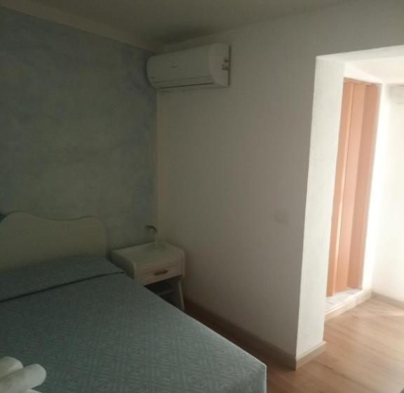 اتاق لوکس با چشم‌انداز دریا, Villa Valentina Park