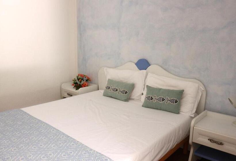 اتاق لوکس با تخت بزرگ, Villa Valentina Park