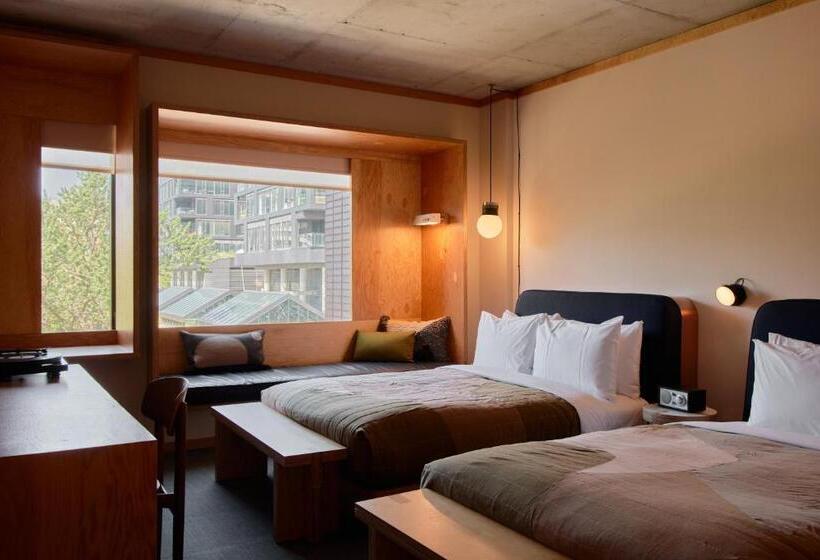 اتاق استاندارد چهار تخته, Ace Hotel Toronto