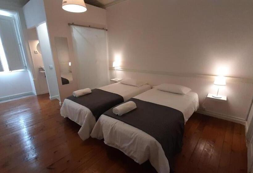 اتاق استاندارد, A Casa Do Tenente