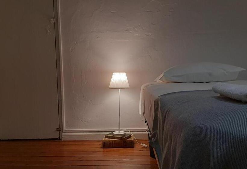 اتاق استاندارد چهار تخته, A Casa Do Tenente