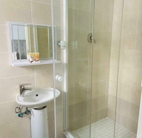 اتاق استاندارد با تخت بزرگ, Infinity Bnb Gaborone