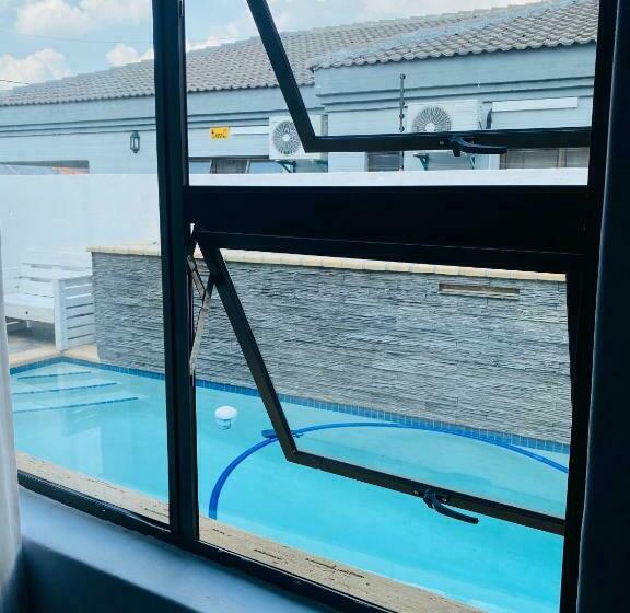 اتاق استاندارد با تخت بزرگ, Infinity Bnb Gaborone