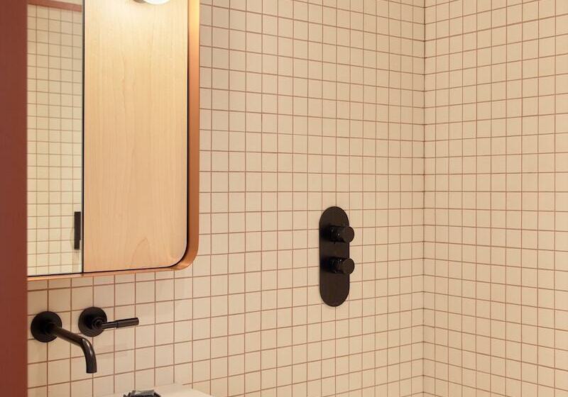 اتاق استاندارد, Ace Hotel Toronto