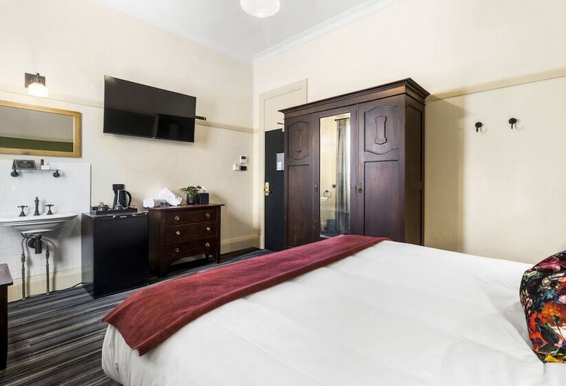 اتاق استاندارد با سرویس بهداشتی مشترک, Queanbeyan Canberra