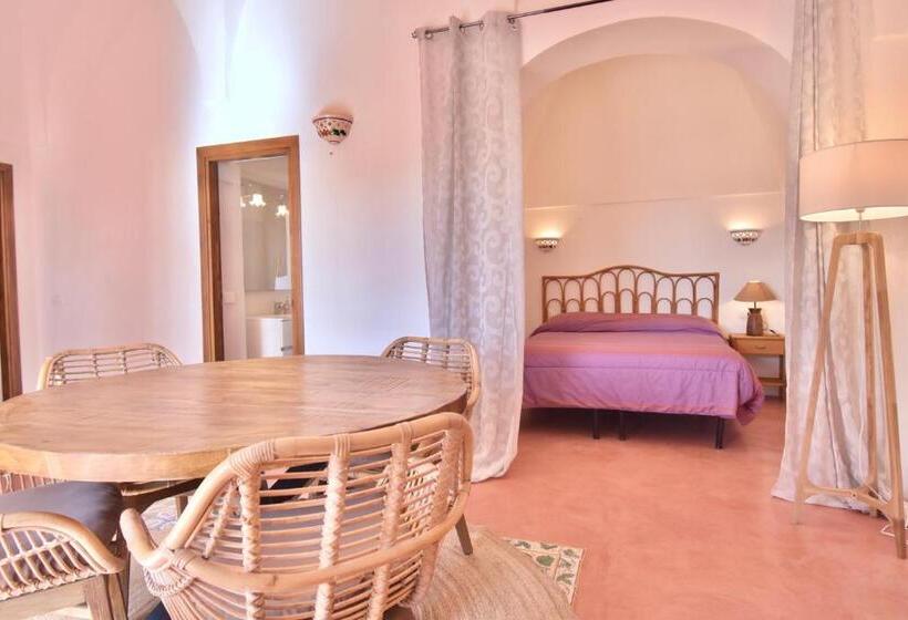 اتاق لوکس با تخت بزرگ, Tenuta Bukkuram