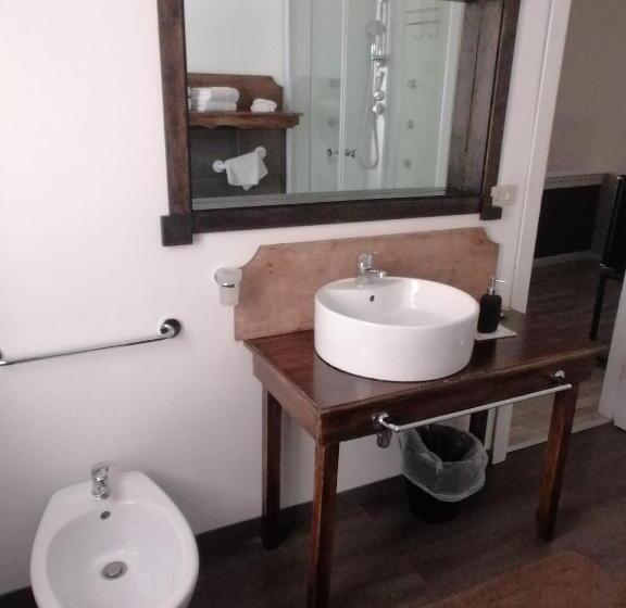 اتاق لوکس چهار تخته, 384 Guesthouse Rooms & Suite Enna