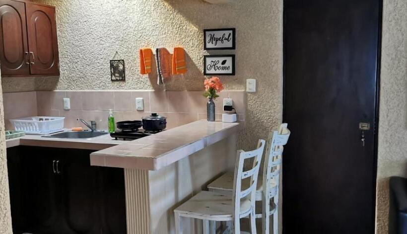 استودیوی استاندارد, Luhme Tulum Hostel