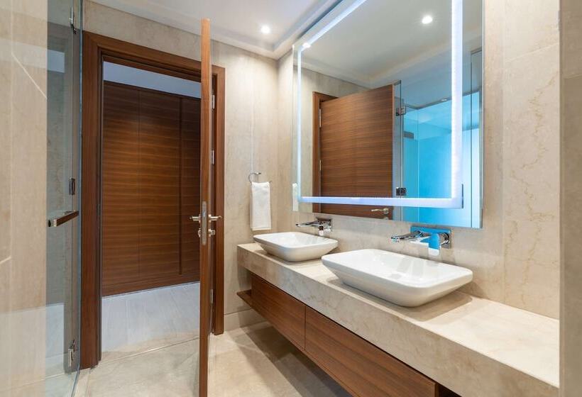 اتاق اجرایی, Radisson Blu Hotel, Juba