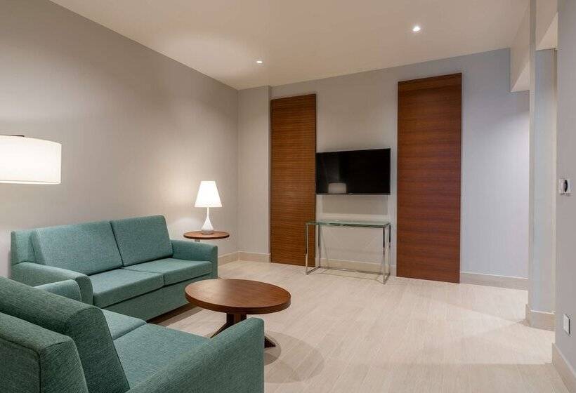 سوئیت پریمیوم, Radisson Blu Hotel, Juba