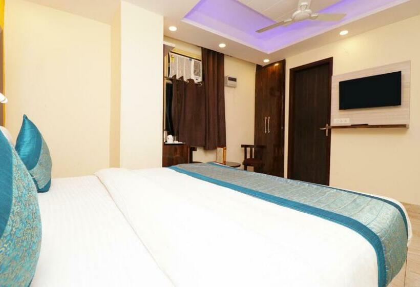 اتاق سوپریور, Airport Hotel Shivaka Inn