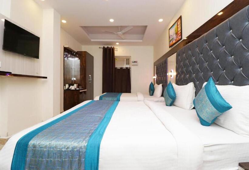 اتاق خانوادگی, Airport Hotel Shivaka Inn