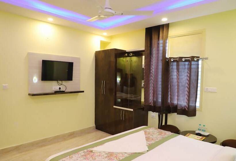 اتاق سوپریور, Airport Hotel Shivaka Inn