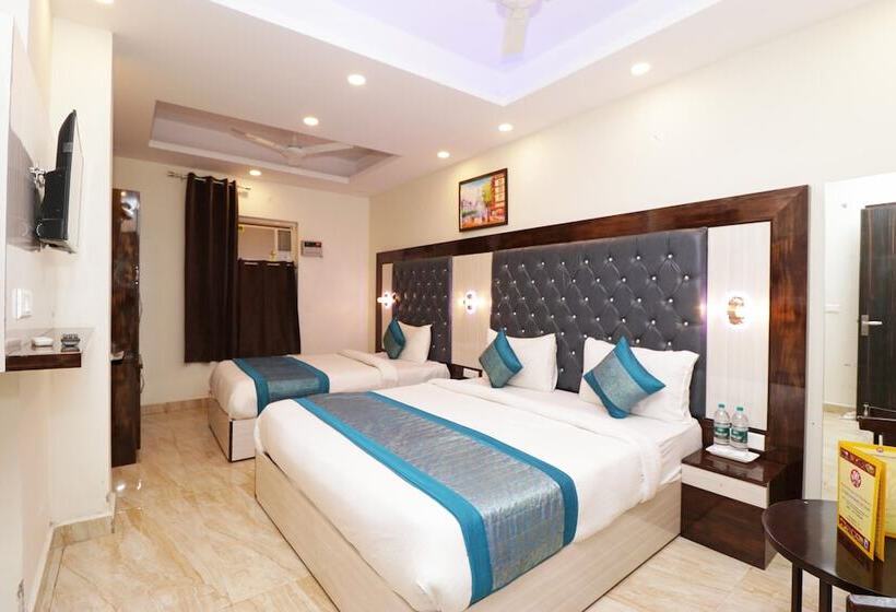 اتاق خانوادگی, Airport Hotel Shivaka Inn