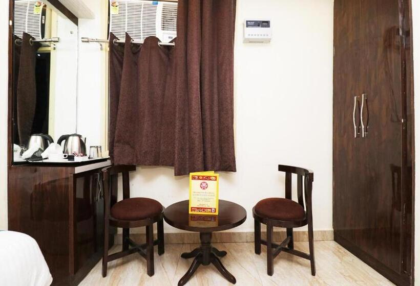 اتاق خانوادگی, Airport Hotel Shivaka Inn
