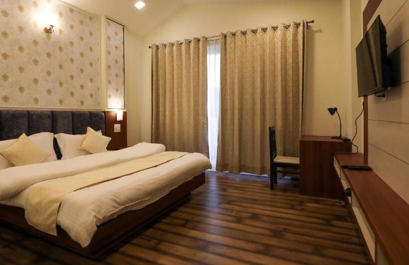 اتاق استاندارد با تخت بزرگ, Le Halcyon Kasauli