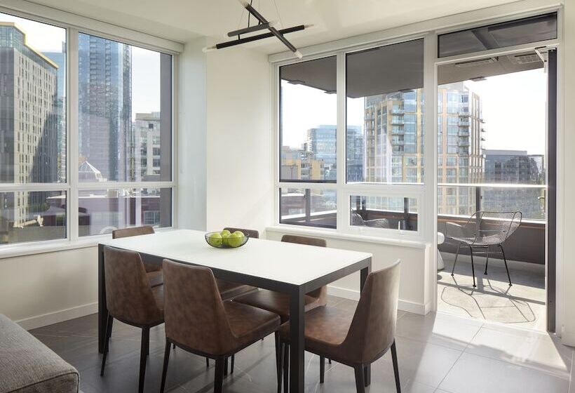 3 Bedroom Suite, Level Seattle Downtown  South Lake Union