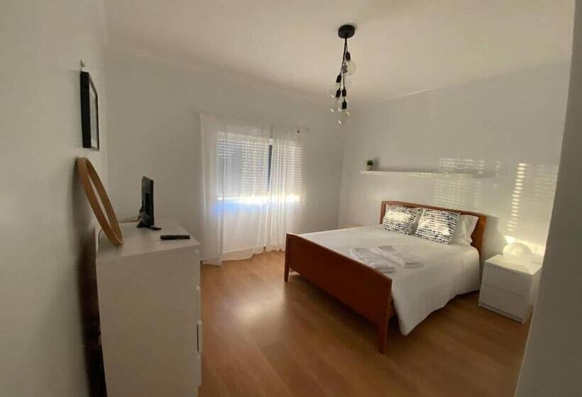 침실 3개 아파트, Zulla House
