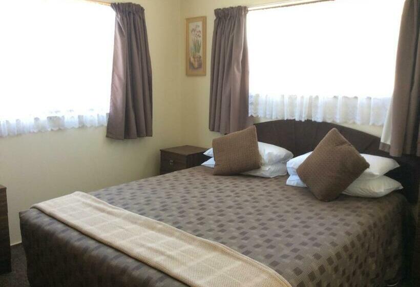 2 Bedroom House, Asure Kapiti Court Motel