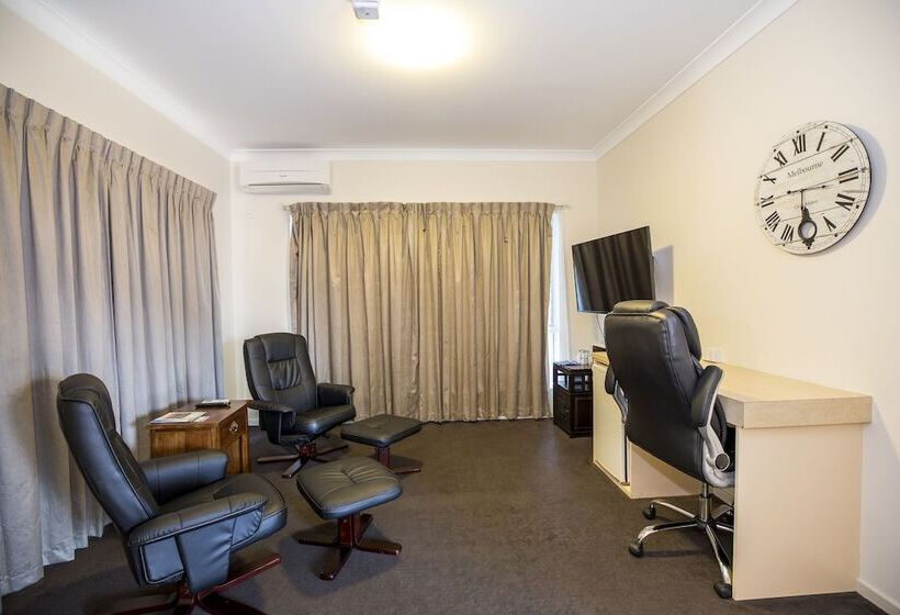 سوییت, Emerald Maraboon Motor Inn