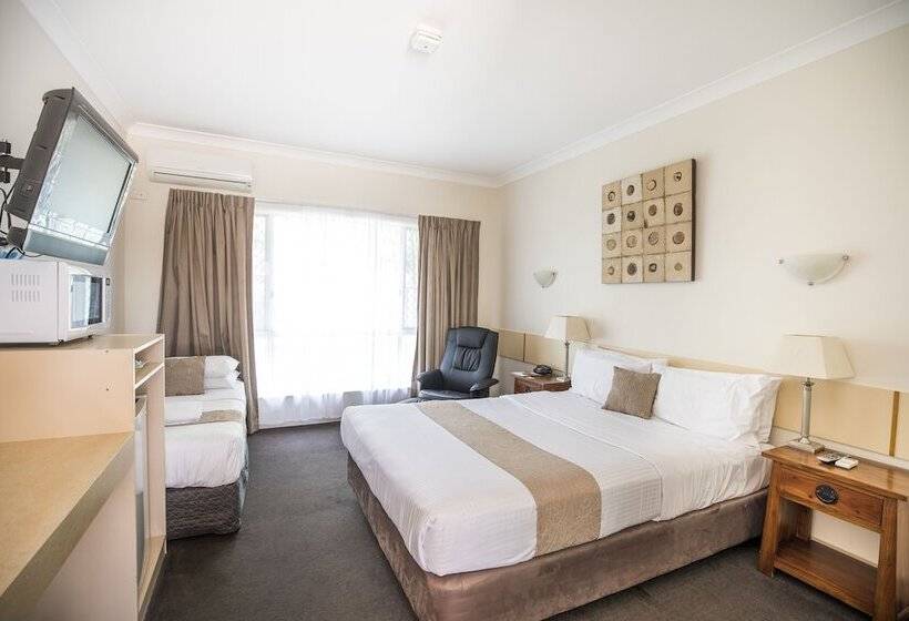 سوییت, Emerald Maraboon Motor Inn