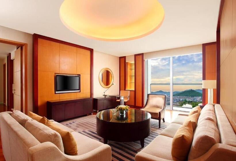 Executive Suite King Bed, Sheraton Zhoushan