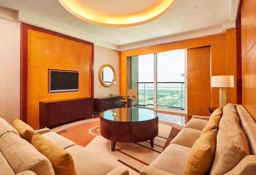 Deluxe Suite with Views, Sheraton Zhoushan