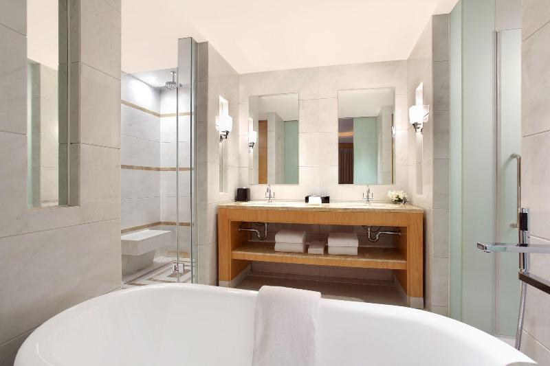 اتاق اجرایی با تخت بزرگ, Sheraton Zhoushan