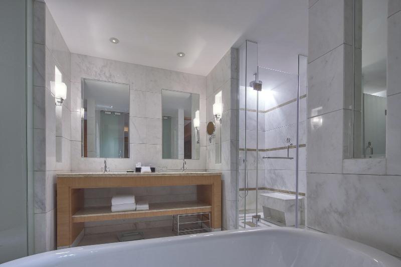 اتاق اجرایی با تخت بزرگ, Sheraton Zhoushan