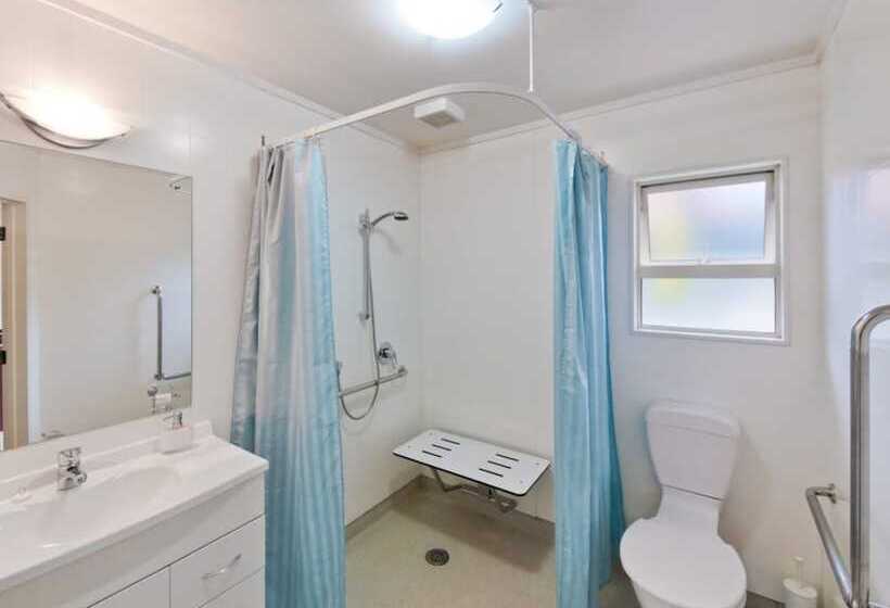 استودیو اجرایی, Asure Avenue Motor Lodge