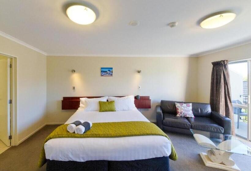 استودیوی استاندارد, Asure Avenue Motor Lodge