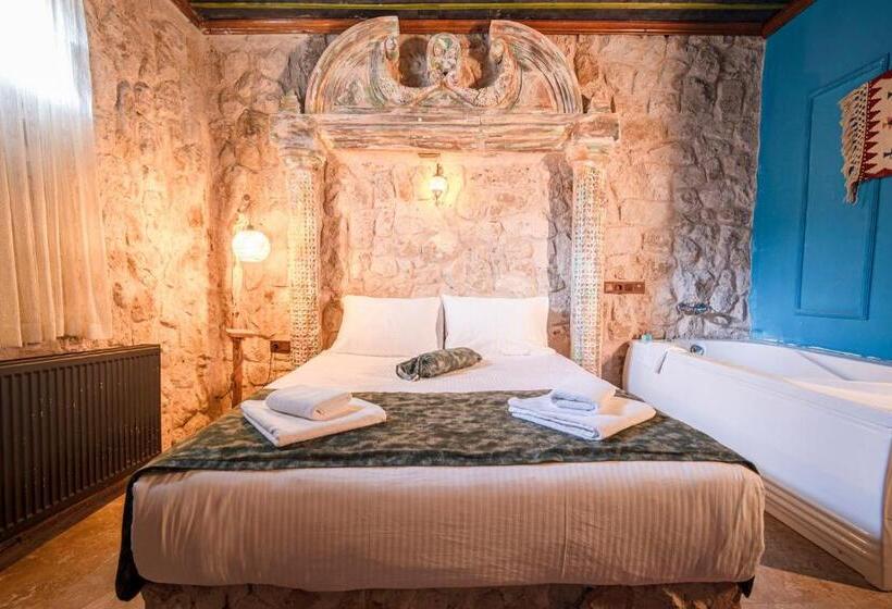 اتاق استاندارد با وان آب گرم, Lunas Cappadocia