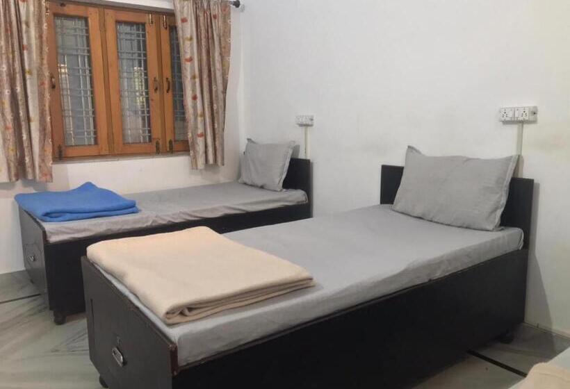 سوئیت 2 خوابه, 9backpackers