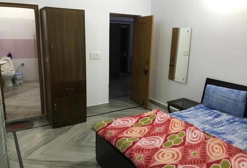 سوئیت 2 خوابه, 9backpackers