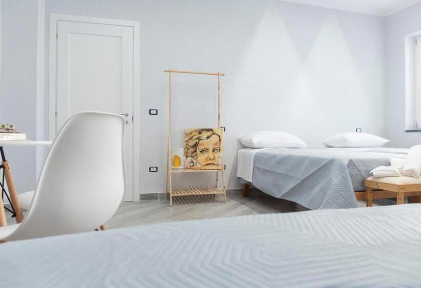اتاق استاندارد سه نفره, Albergo Libera Gioventù