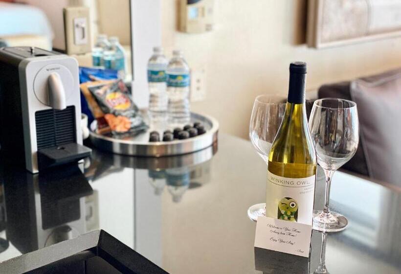 سوئیت با تخت بزرگ, Boutique Suites 3 Min Walk To Beach