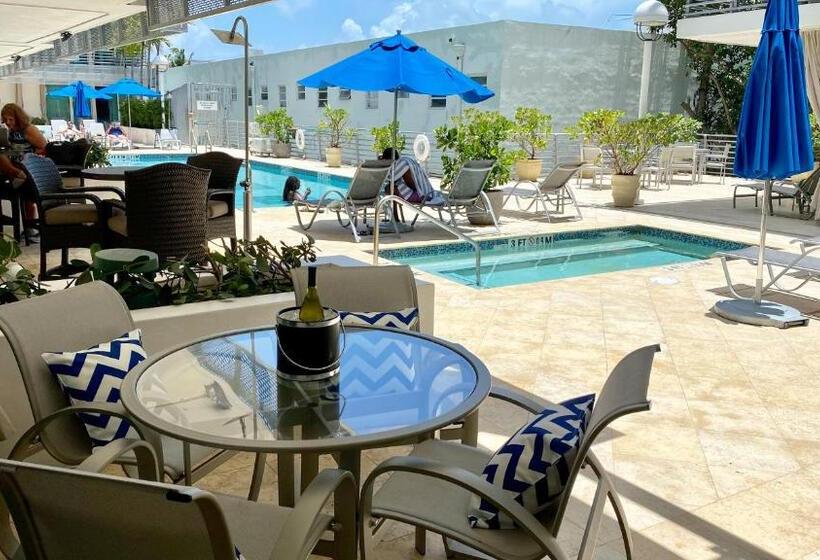 سوئیت با تخت بزرگ, Boutique Suites 3 Min Walk To Beach
