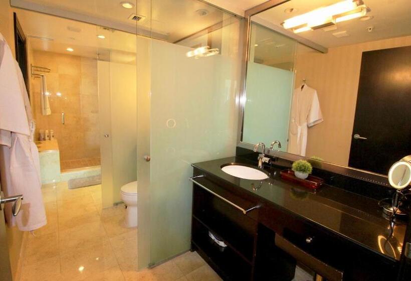 سوئیت با تخت بزرگ, Boutique Suites 3 Min Walk To Beach