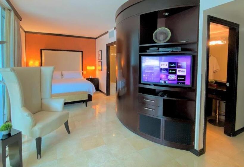 سوئیت با تخت بزرگ, Boutique Suites 3 Min Walk To Beach