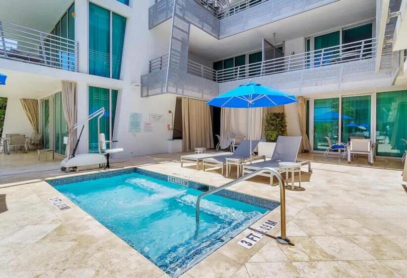 سوئیت با تخت بزرگ, Boutique Suites 3 Min Walk To Beach