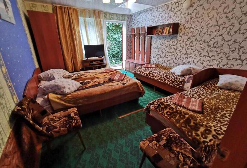 اتاق کلاسیک چهارنفره, Petrovskaya Pristan 2