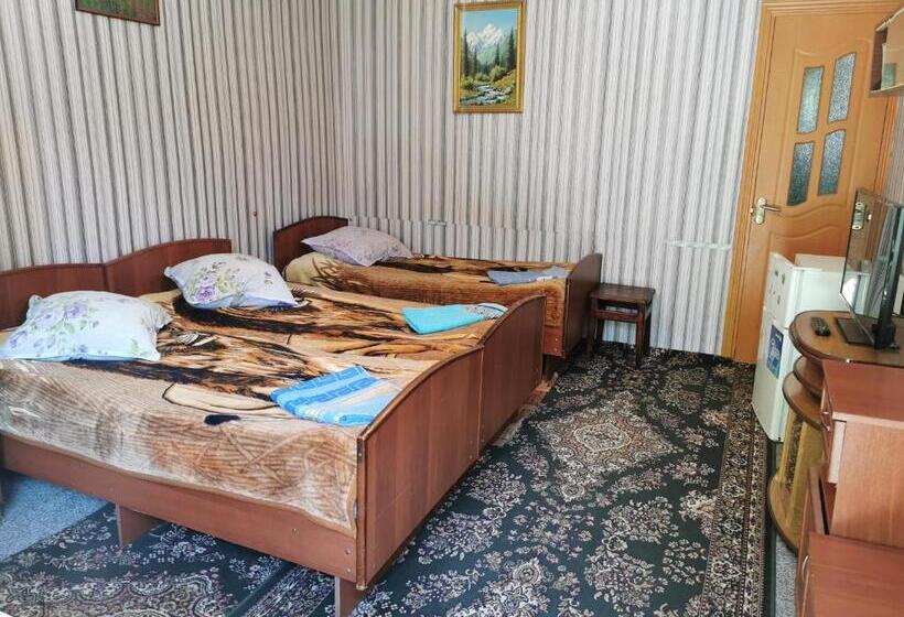 اتاق استاندارد سه نفره, Petrovskaya Pristan 2