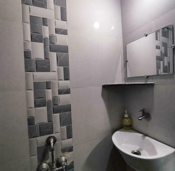اتاق لوکس, Ambient Home Stay, In Nashik