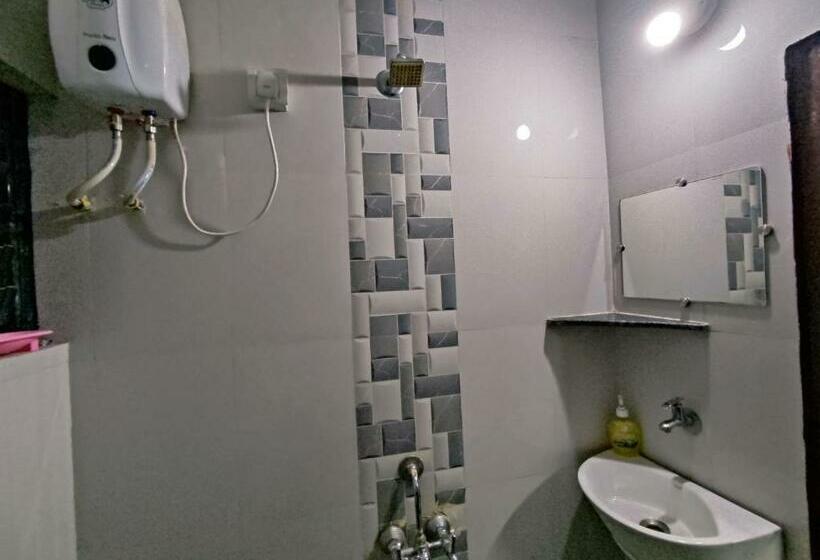 اتاق لوکس, Ambient Home Stay, In Nashik