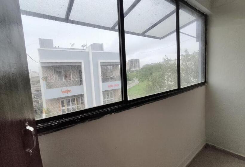 اتاق لوکس, Ambient Home Stay, In Nashik
