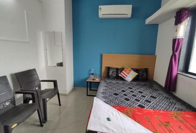 اتاق لوکس, Ambient Home Stay, In Nashik