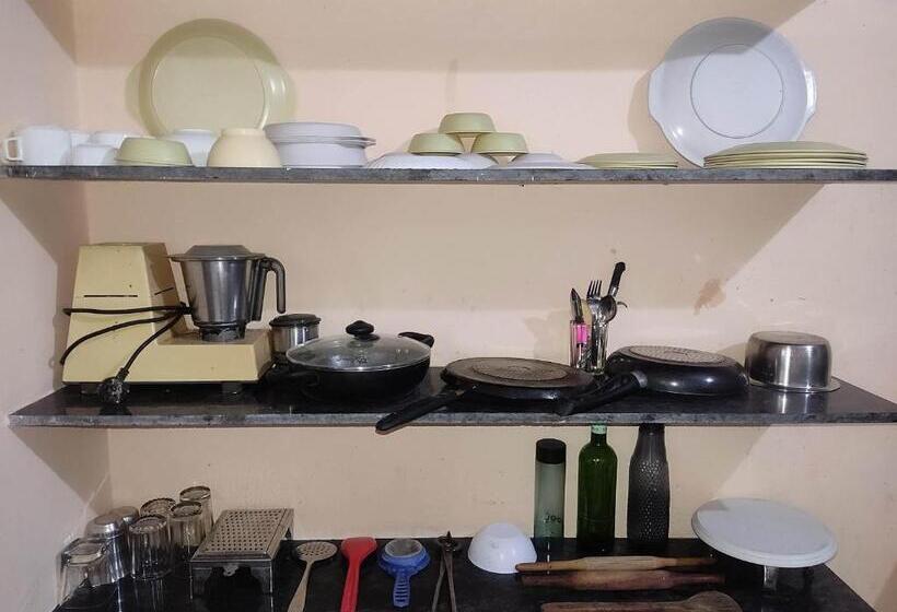 اتاق خانوادگی, Ambient Home Stay, In Nashik