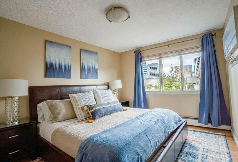 آپارتمان 1 خوابه, Vibrant Downtown, King Bed, Work Desk & Kitchen